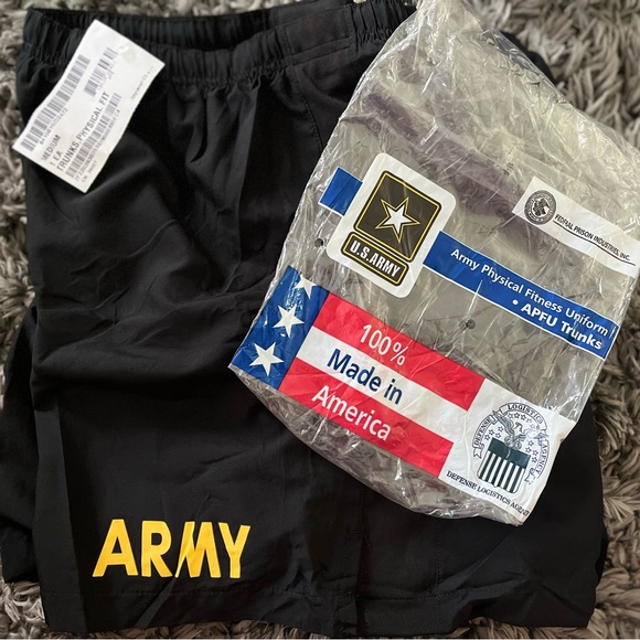 New Army Physical Fitness Uniform (M) •Official APFU Trunks• - Picture 1 of 4